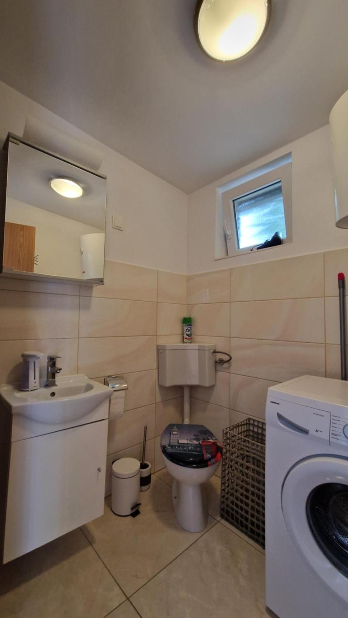 Urinj